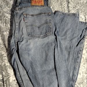 Levis 512